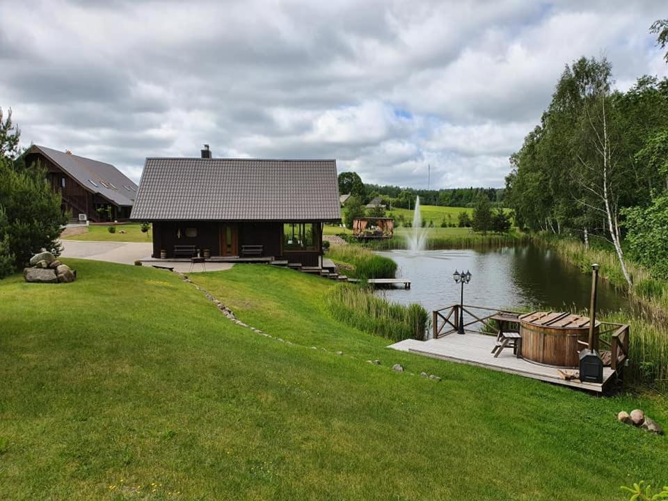 Stonku Grapeldvaris Varkaliai